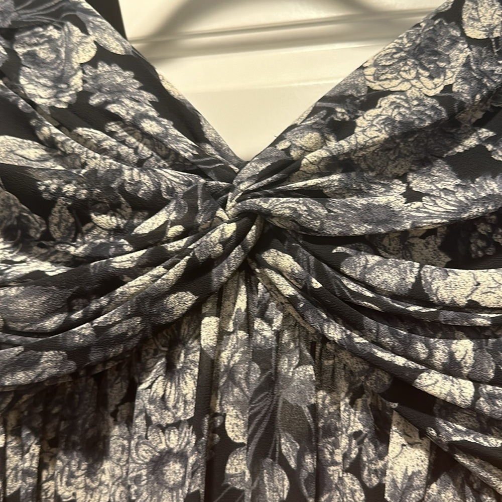 Cinq a Sept Harlie Twist Front Floral Print Mini Dress - Picture 4 of 7